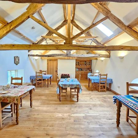 Henllys Estate B And B Llandovery Extérieur photo